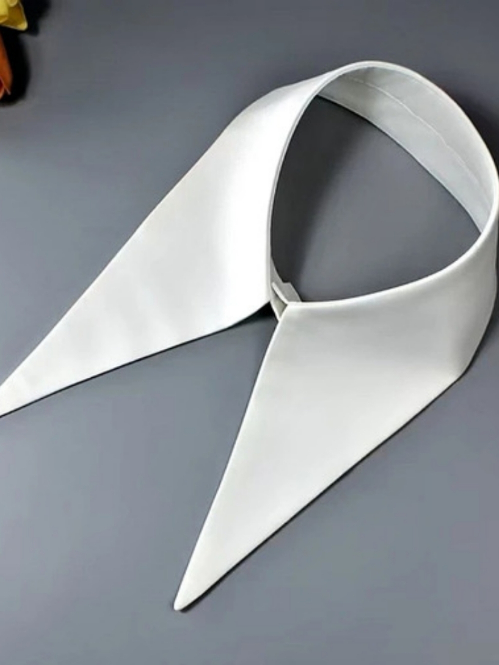 White Collar Scarf Like New